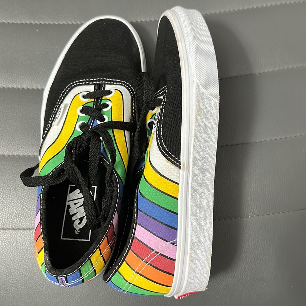 VANS Refract Rainbow Stripe Canvas Skate Shoes women’s 6.5